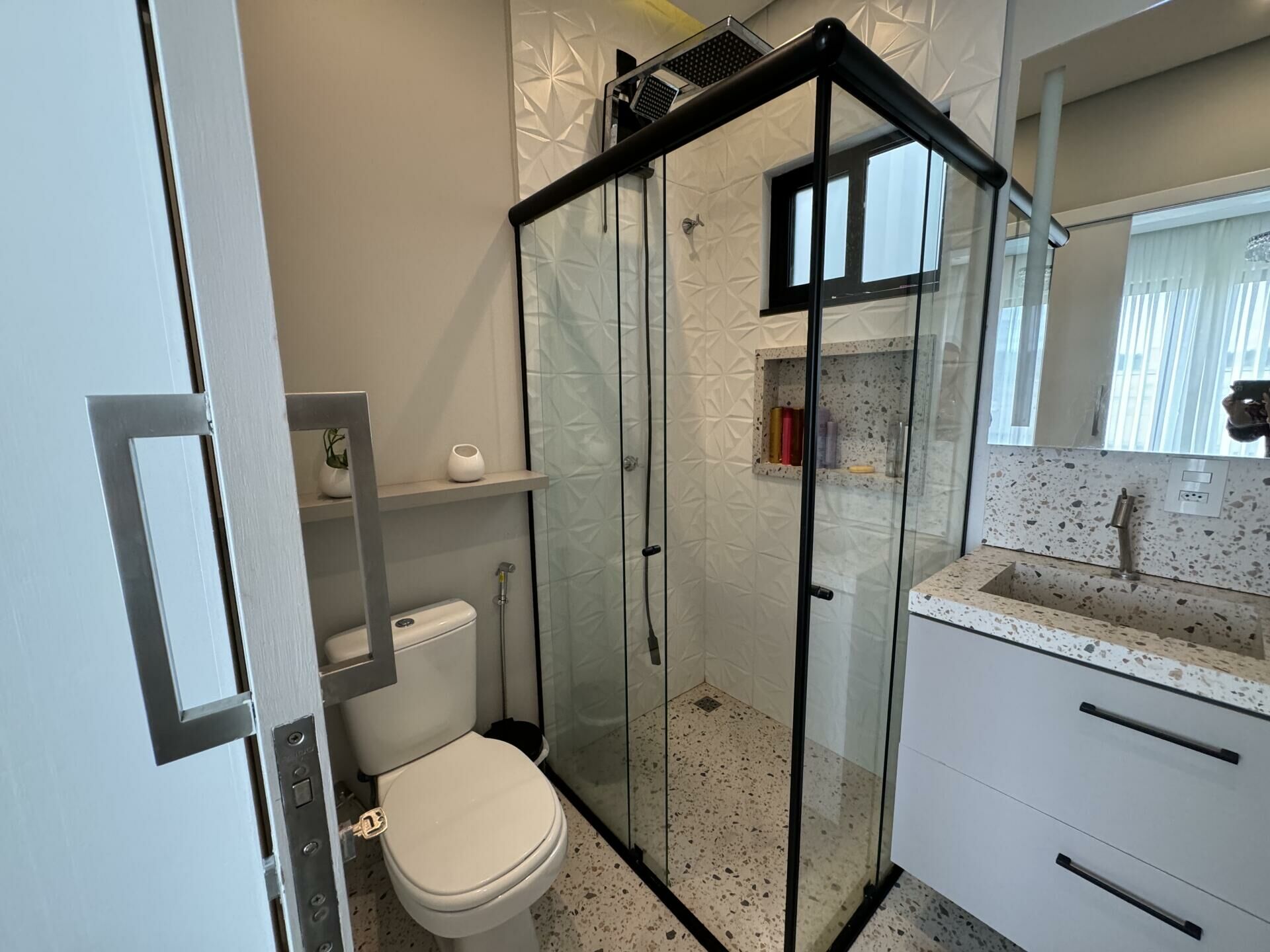 Imagem do Casa linda moderna mobiliada e decorada com 04 dormitórios sendo 02 suítes em Três Rios do Norte